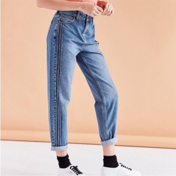 BDG Urban Outfitters Jeans Women’s Size 28 Mom High-Rise 3D Seams - Picture 1 of 7